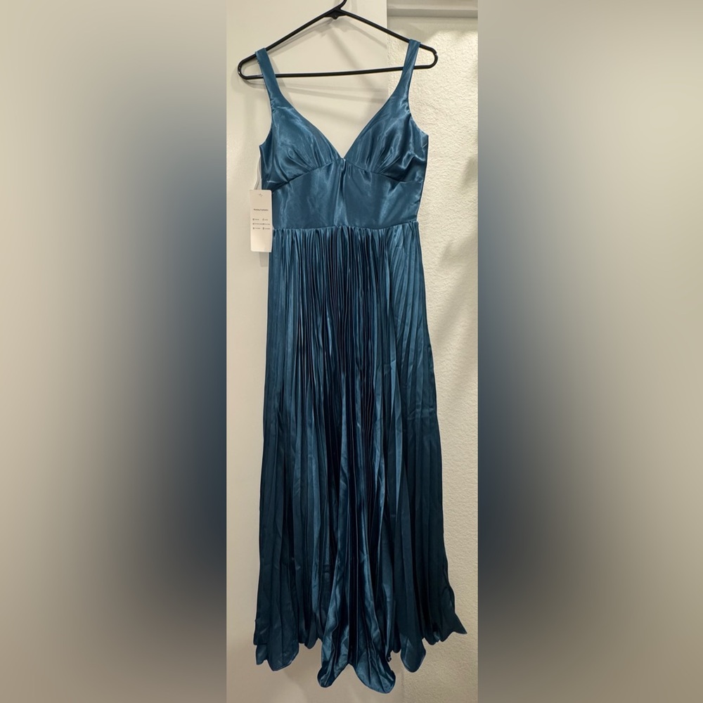 Elegant Teal Pleated Maxi Dress